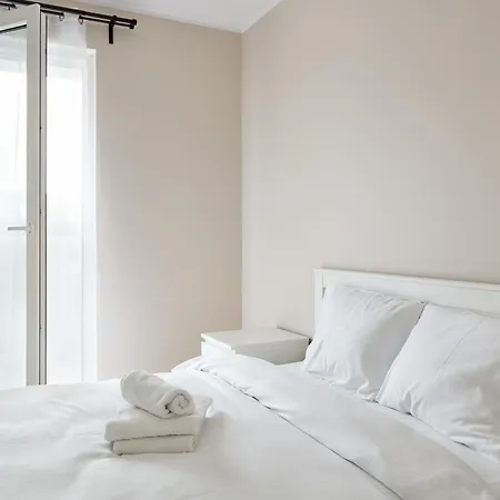 Airport Homely By Bookinghost Apartment