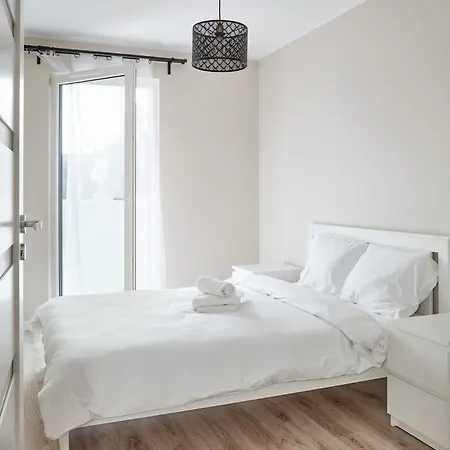 Apartment Airport Homely By Bookinghost