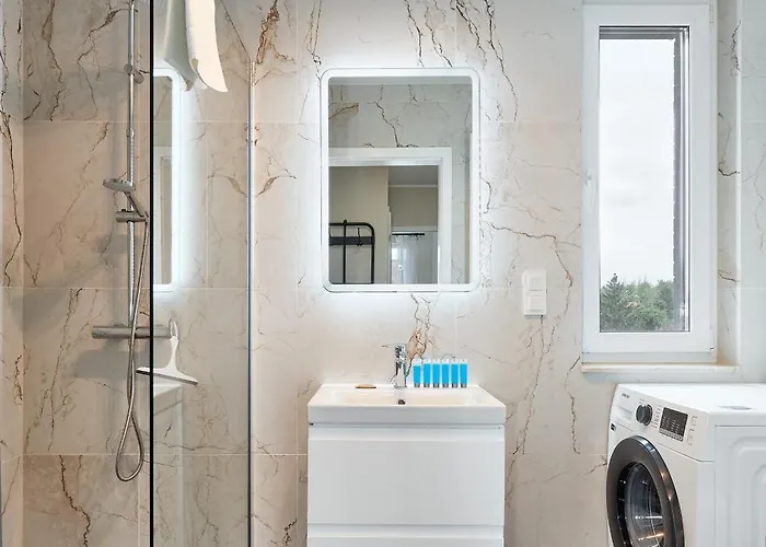 Airport Homely By Bookinghost 아파트 *